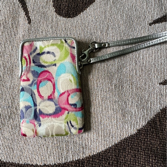 Authentic Coach multi color wristlet - Picture 3 of 6